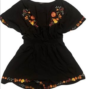 Forever 21 Floral black romper ❤️